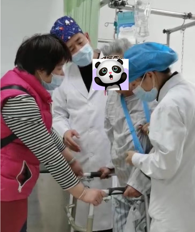 兑现承诺 让81岁老太重新站立回家过年